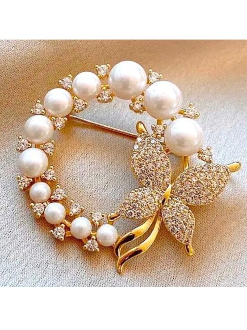 Butterfly Pearl Brooch Rhinestone Circle Wreath Stylish Glam Stunning Classy MCM